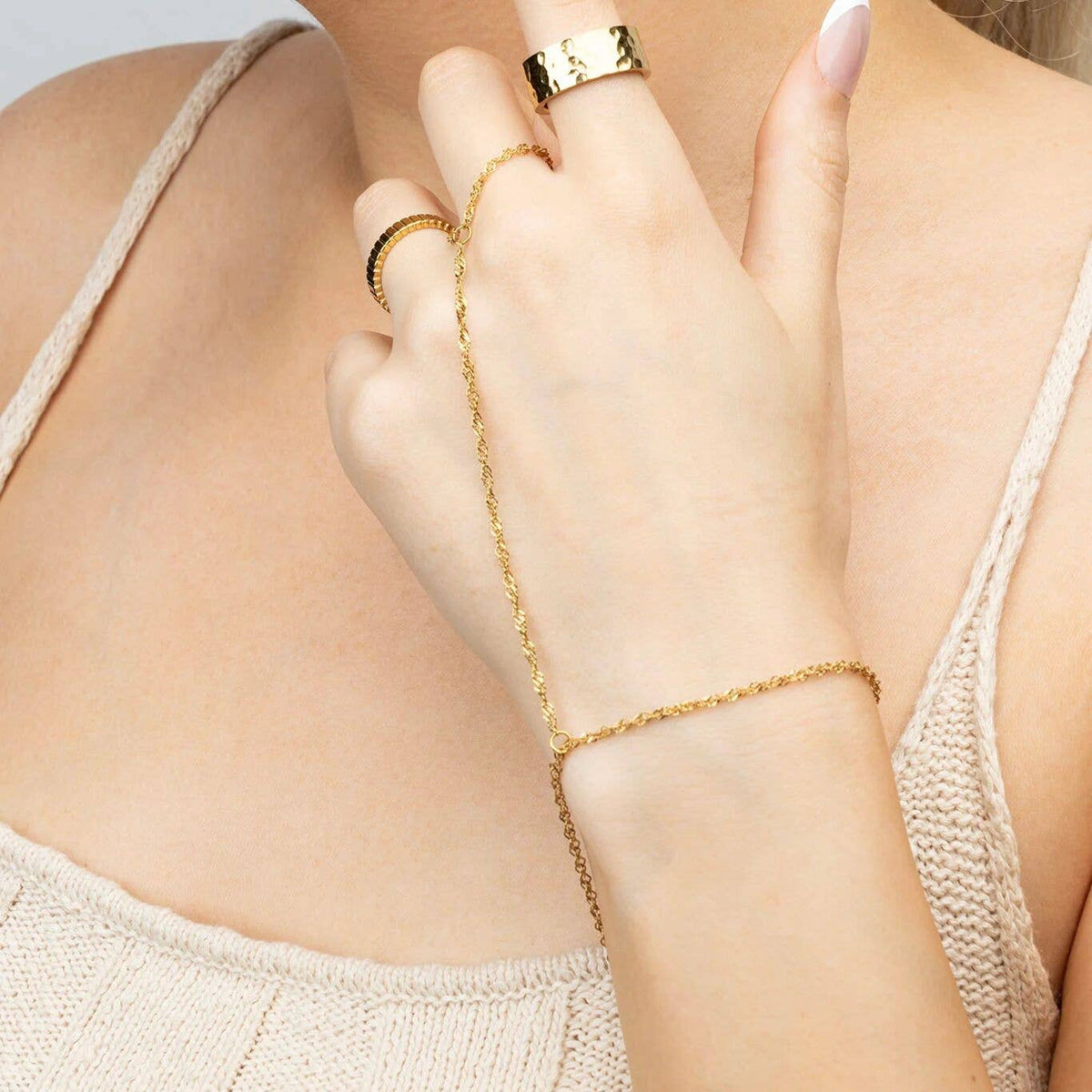 18K Gold PVD Stainless Steel Hammered Statement Ring: Gold / 7
