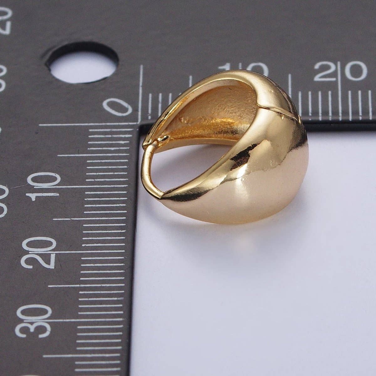24K Gold Filled Wide Chubby Band Hoops Huggie Earrings Q-154