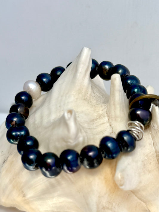 Deep Current Pearl Bracelet