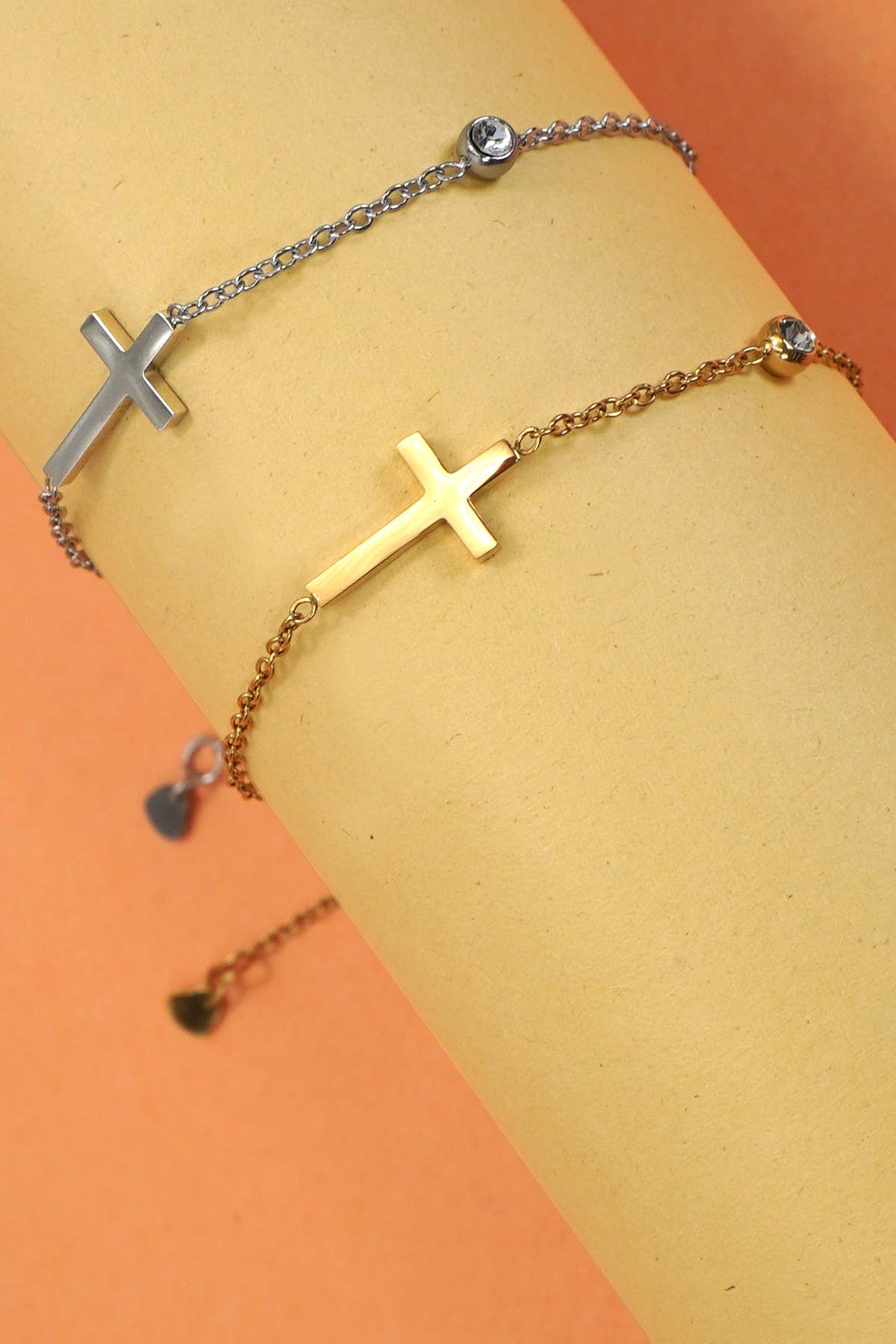 18K STAINLESS STEEL TARNISH FREE CROSS BRACELET | 40B5149: Silver